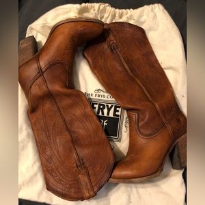 Frye Women’s Brown Llana Pull On Cowboy Boots